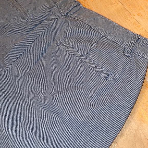 BANANA REPUBLIC Girlfriend Fit Rolled Cuff Striped Chinos - Picture 11 of 13